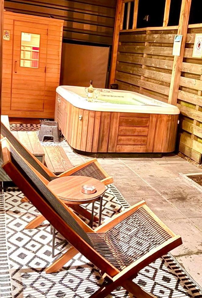 Tiny House With Sauna & Jacuzzi Near Amsterdam Vijfhuizen Exterior foto